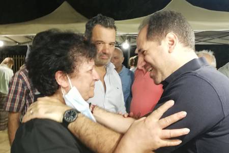 سوق لمنتوجات المونة البلدية والأعمال الحرفية من تنظيم مكتب شؤون المرأة في قسم روميه الكتائبي